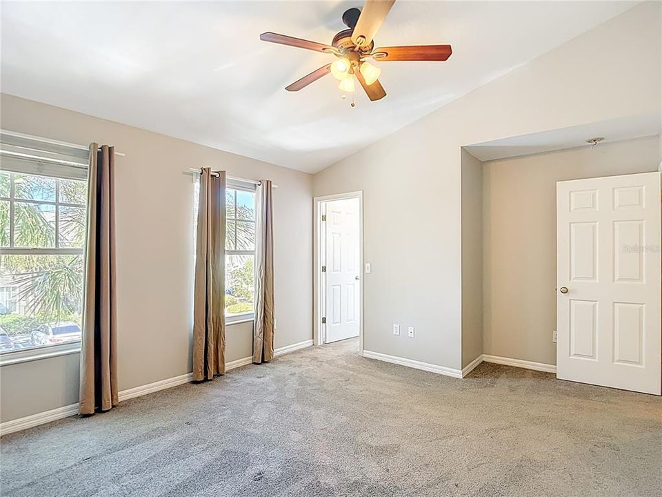 For Sale: $249,900 (2 beds, 1 baths, 1134 Square Feet)