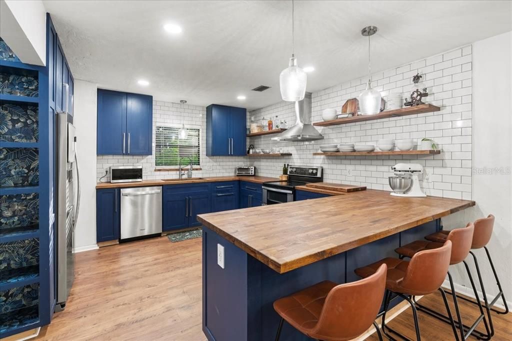 待售: $379,500 (3 贝兹, 2 浴室, 1569 平方英尺)