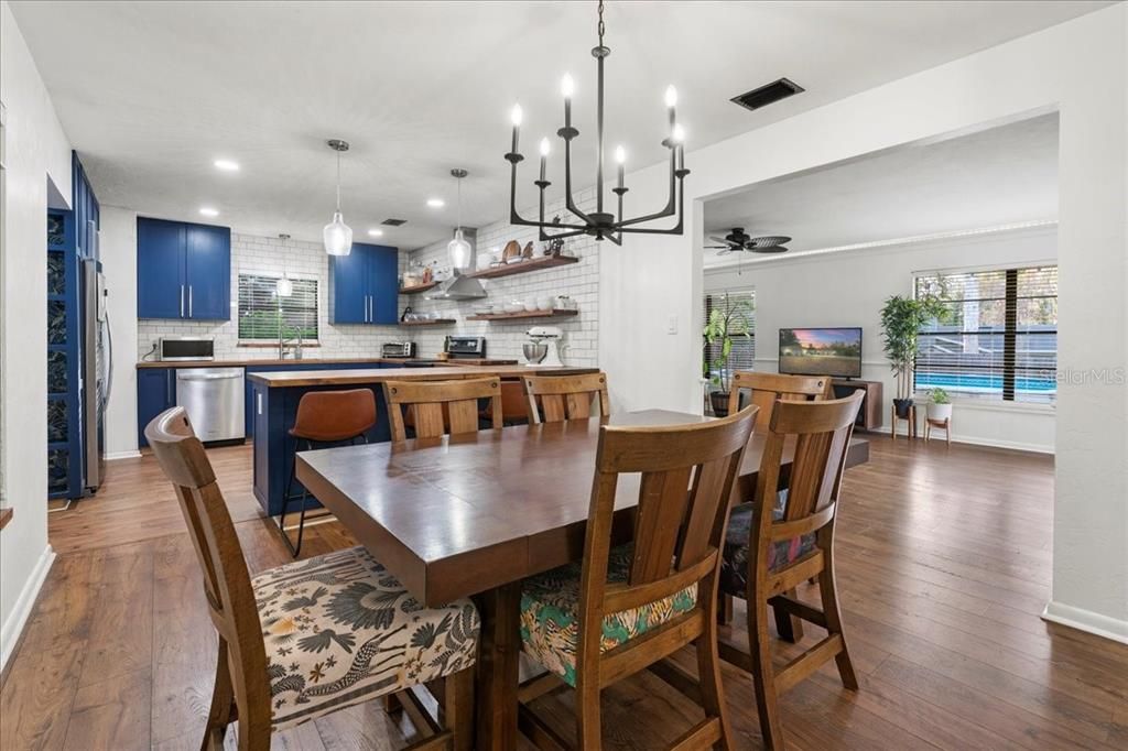 待售: $379,500 (3 贝兹, 2 浴室, 1569 平方英尺)