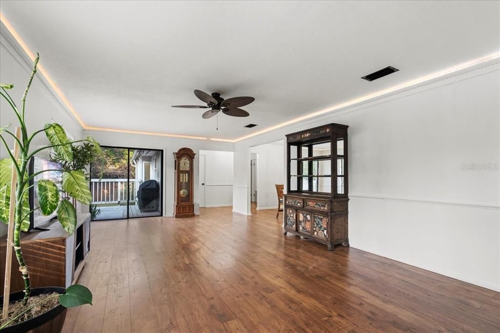 待售: $379,500 (3 贝兹, 2 浴室, 1569 平方英尺)