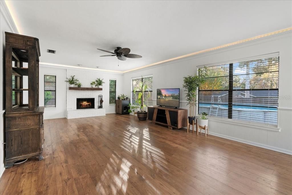 待售: $379,500 (3 贝兹, 2 浴室, 1569 平方英尺)