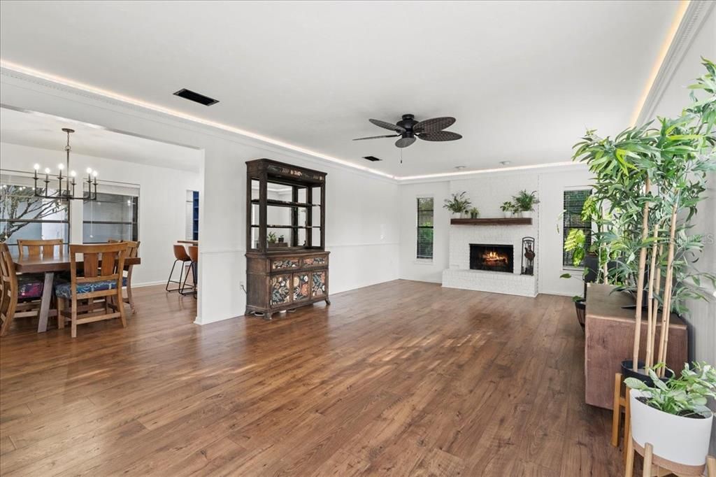 待售: $379,500 (3 贝兹, 2 浴室, 1569 平方英尺)