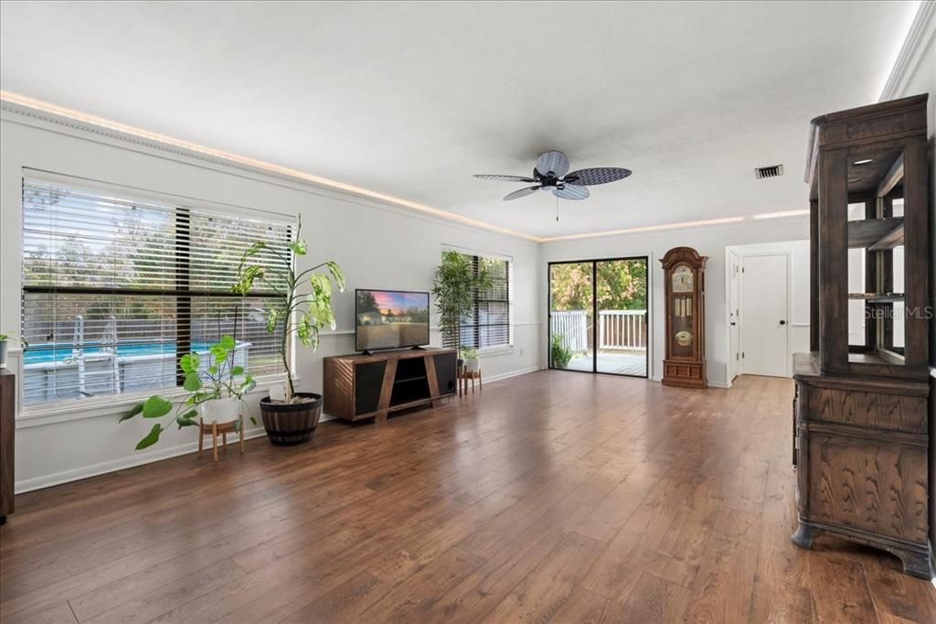 待售: $379,500 (3 贝兹, 2 浴室, 1569 平方英尺)