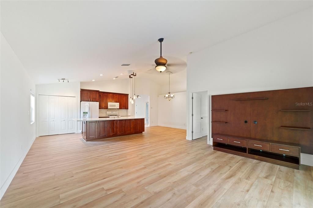 出租: $2,900 (3 贝兹, 2 浴室, 1530 平方英尺)