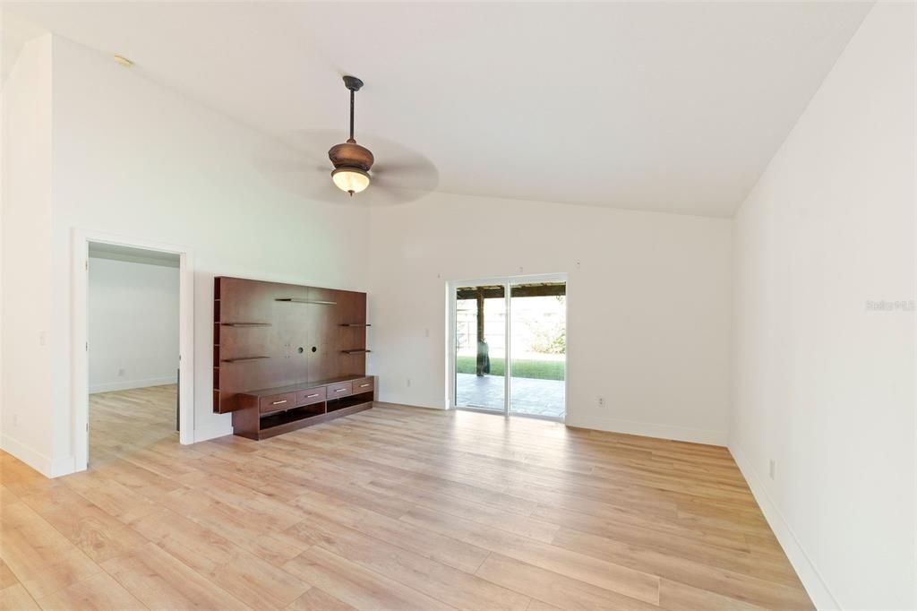 出租: $2,900 (3 贝兹, 2 浴室, 1530 平方英尺)