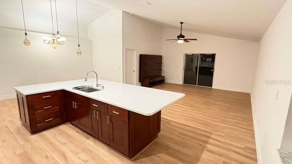 出租: $2,900 (3 贝兹, 2 浴室, 1530 平方英尺)