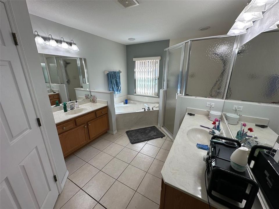 En Venta: $349,900 (3 camas, 2 baños, 2354 Pies cuadrados)