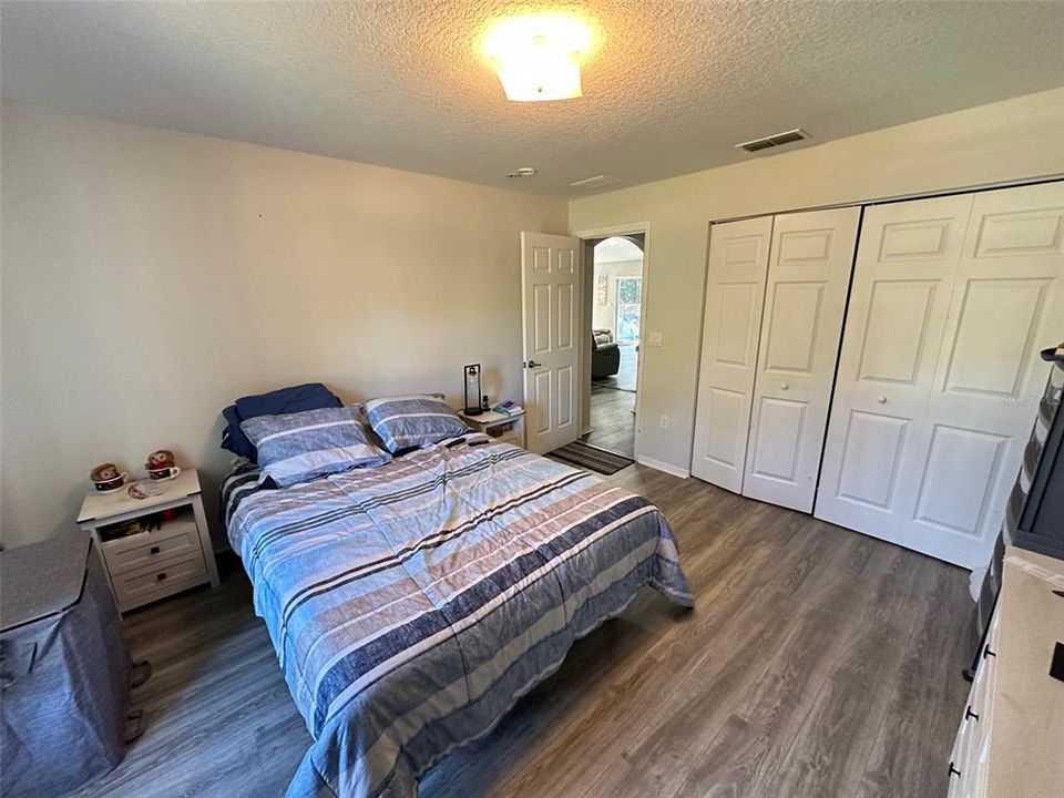 En Venta: $349,900 (3 camas, 2 baños, 2354 Pies cuadrados)