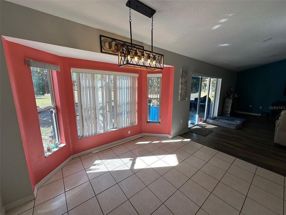 En Venta: $349,900 (3 camas, 2 baños, 2354 Pies cuadrados)