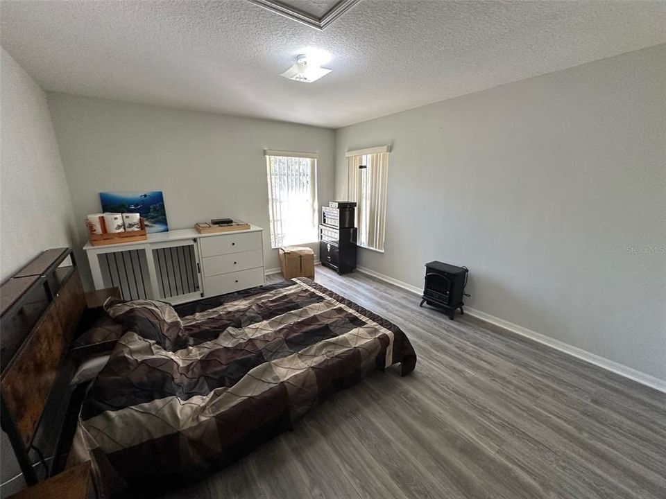 En Venta: $349,900 (3 camas, 2 baños, 2354 Pies cuadrados)