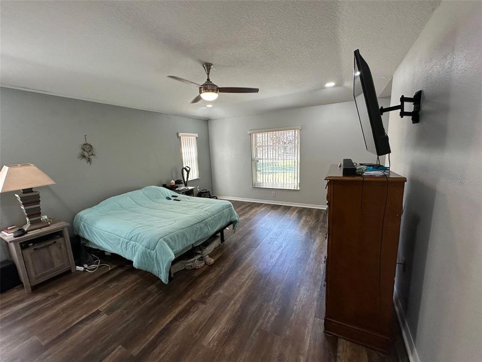 En Venta: $349,900 (3 camas, 2 baños, 2354 Pies cuadrados)