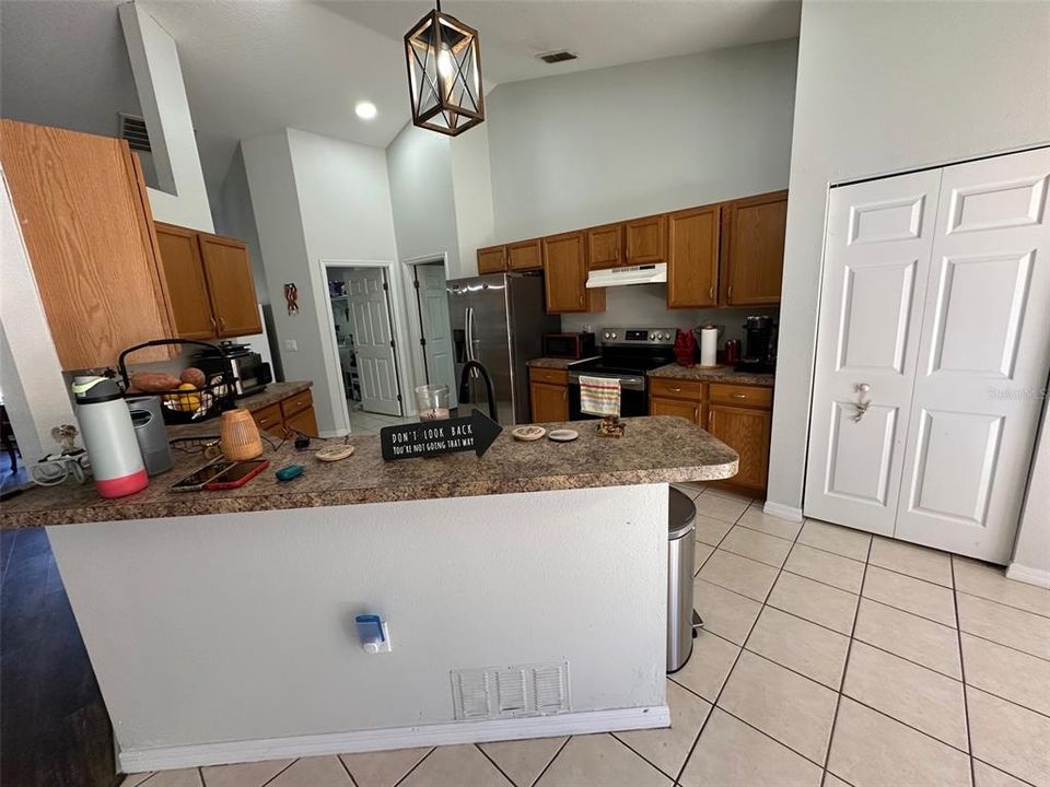 En Venta: $349,900 (3 camas, 2 baños, 2354 Pies cuadrados)