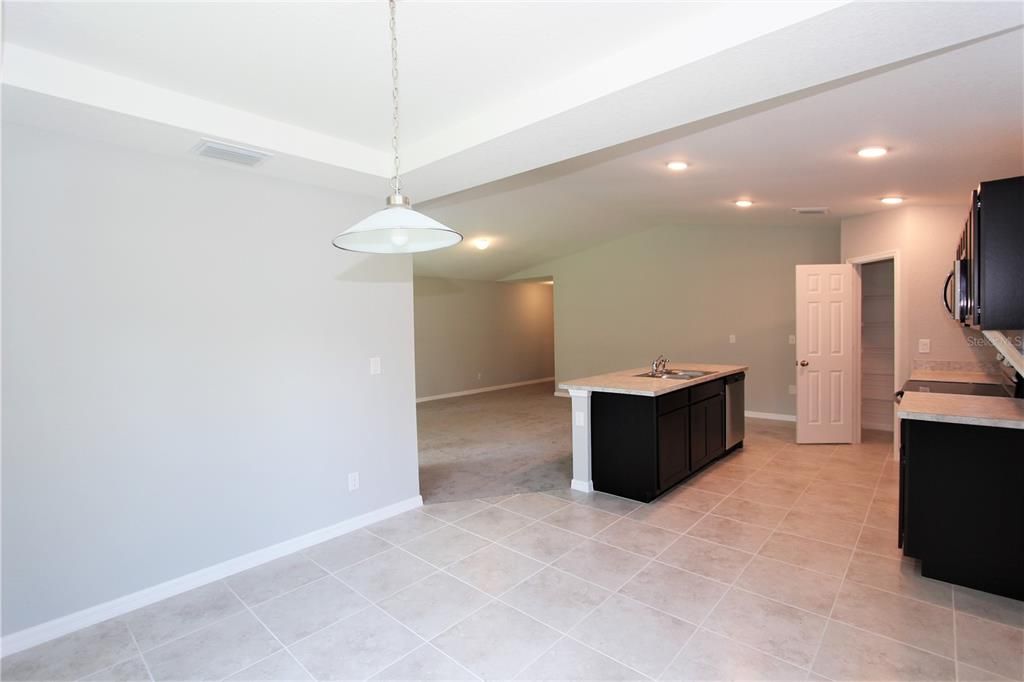 En Renta: $2,100 (3 camas, 2 baños, 1810 Pies cuadrados)