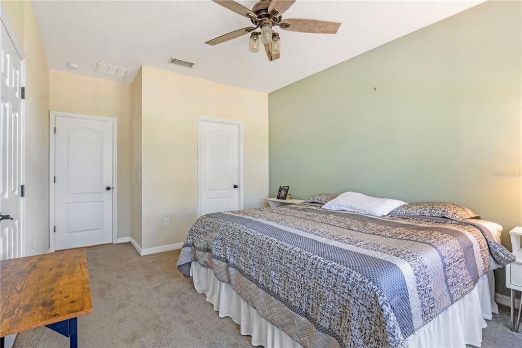 待售: $325,000 (3 贝兹, 2 浴室, 1512 平方英尺)