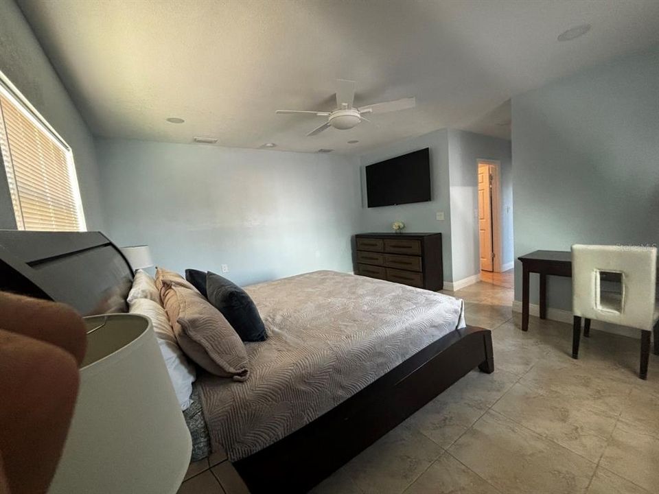 待售: $1,450,000 (4 贝兹, 3 浴室, 1648 平方英尺)