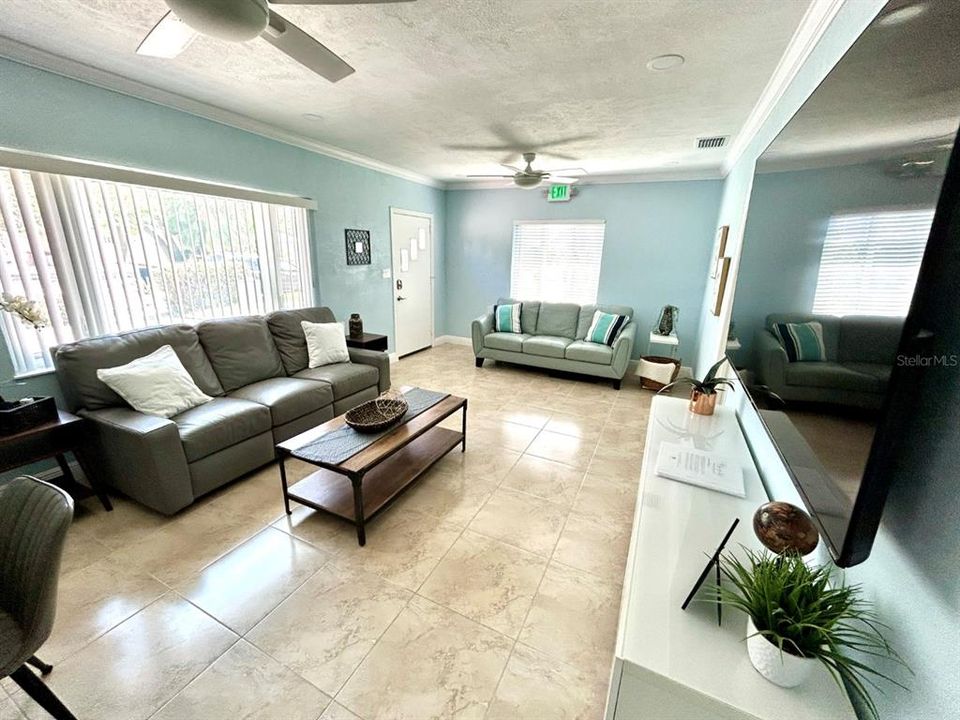 待售: $1,450,000 (4 贝兹, 3 浴室, 1648 平方英尺)