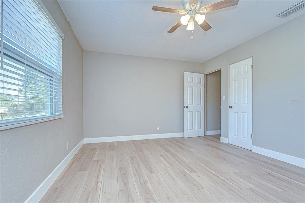 Activo con contrato: $405,000 (3 camas, 2 baños, 1114 Pies cuadrados)