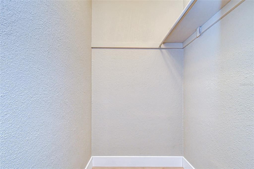 Activo con contrato: $405,000 (3 camas, 2 baños, 1114 Pies cuadrados)