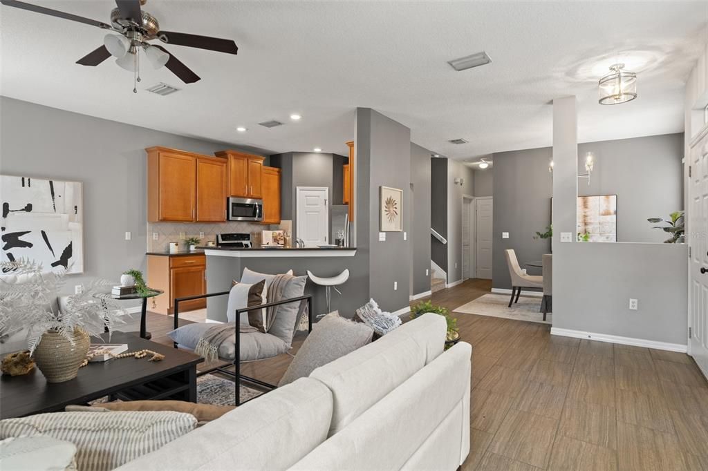 En Venta: $449,900 (3 camas, 2 baños, 1635 Pies cuadrados)