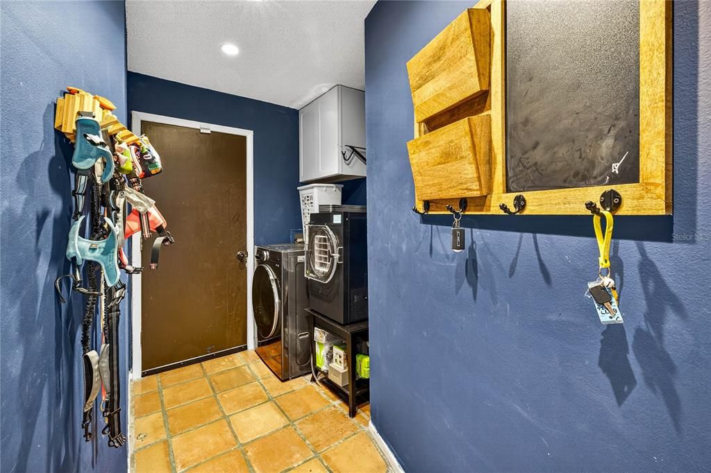 En Venta: $550,000 (5 camas, 2 baños, 2687 Pies cuadrados)