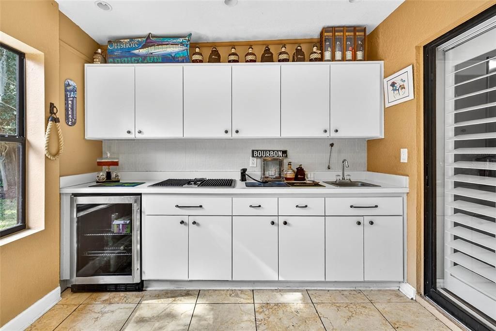 En Venta: $550,000 (5 camas, 2 baños, 2687 Pies cuadrados)