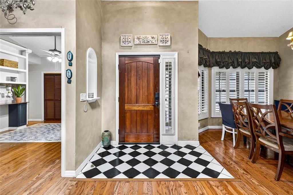 En Venta: $550,000 (5 camas, 2 baños, 2687 Pies cuadrados)