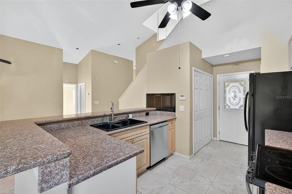 En Venta: $299,900 (3 camas, 2 baños, 1809 Pies cuadrados)