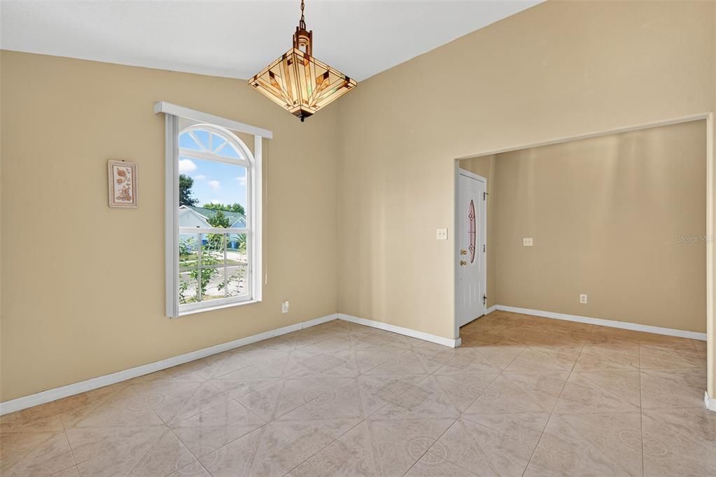 En Venta: $299,900 (3 camas, 2 baños, 1809 Pies cuadrados)