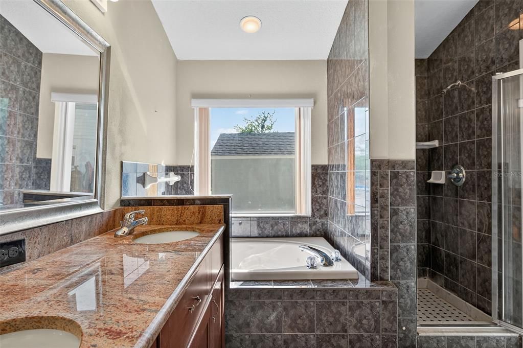 En Venta: $299,900 (3 camas, 2 baños, 1809 Pies cuadrados)