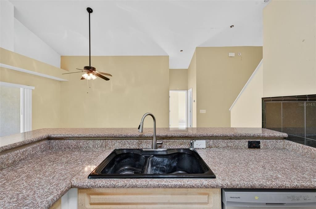 En Venta: $299,900 (3 camas, 2 baños, 1809 Pies cuadrados)