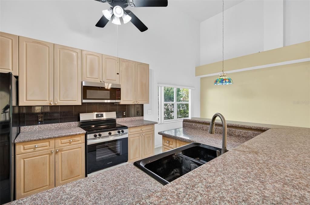 En Venta: $299,900 (3 camas, 2 baños, 1809 Pies cuadrados)