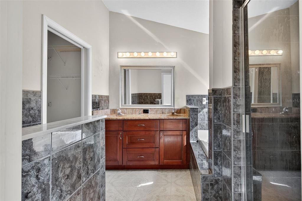 En Venta: $299,900 (3 camas, 2 baños, 1809 Pies cuadrados)