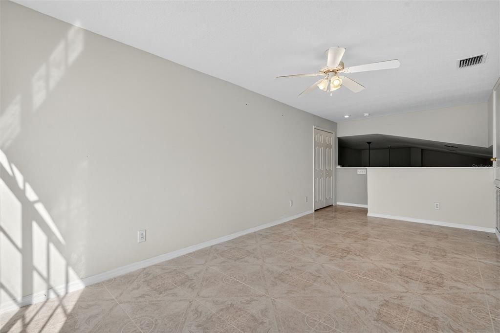 En Venta: $299,900 (3 camas, 2 baños, 1809 Pies cuadrados)