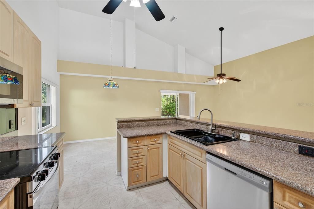 En Venta: $299,900 (3 camas, 2 baños, 1809 Pies cuadrados)