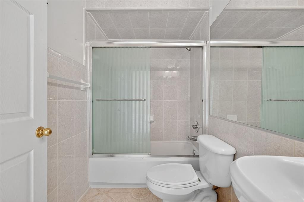 En Venta: $299,900 (3 camas, 2 baños, 1809 Pies cuadrados)