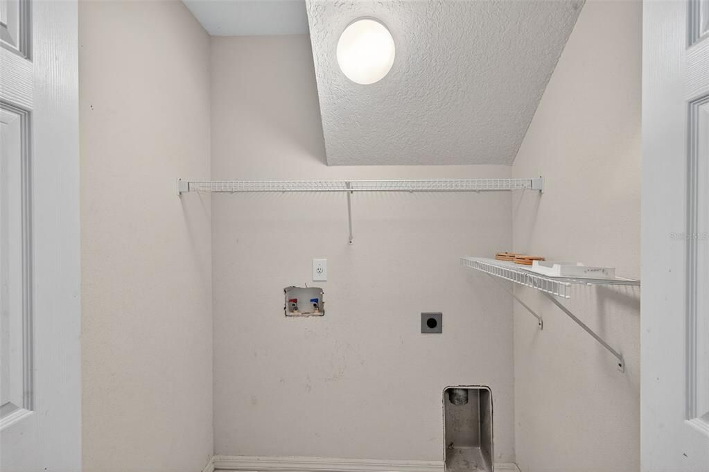 En Venta: $299,900 (3 camas, 2 baños, 1809 Pies cuadrados)