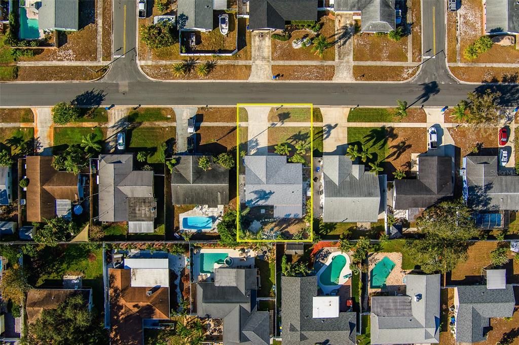 For Rent: $2,800 (3 beds, 2 baths, 1112 Square Feet)