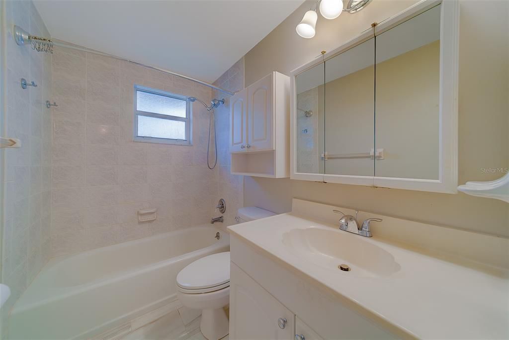 For Rent: $2,800 (3 beds, 2 baths, 1112 Square Feet)