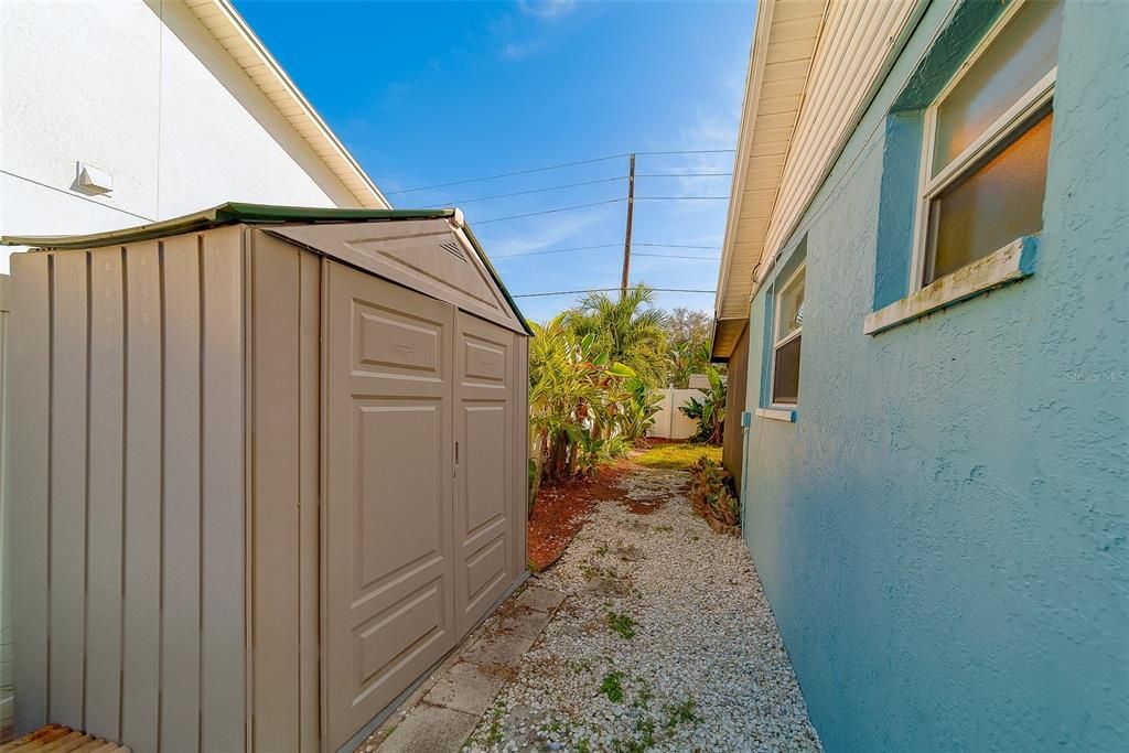 For Rent: $2,800 (3 beds, 2 baths, 1112 Square Feet)