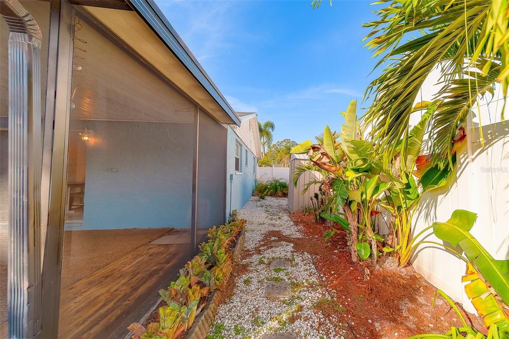 For Rent: $2,800 (3 beds, 2 baths, 1112 Square Feet)