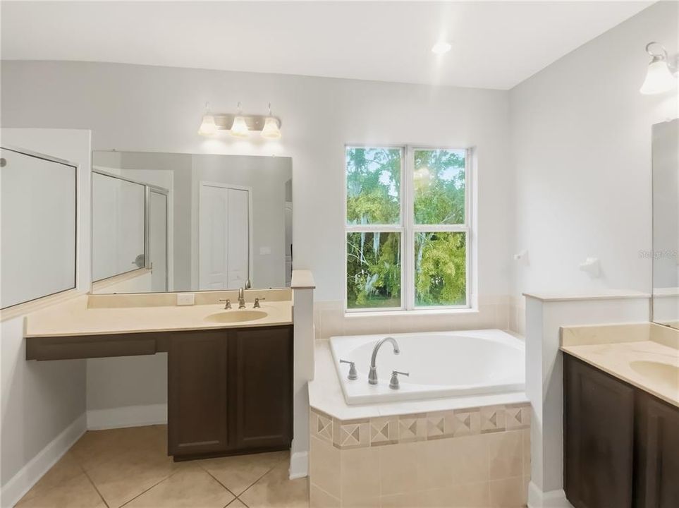 На продажу: $538,000 (5 спален, 3 ванн, 3886 Квадратных фут)