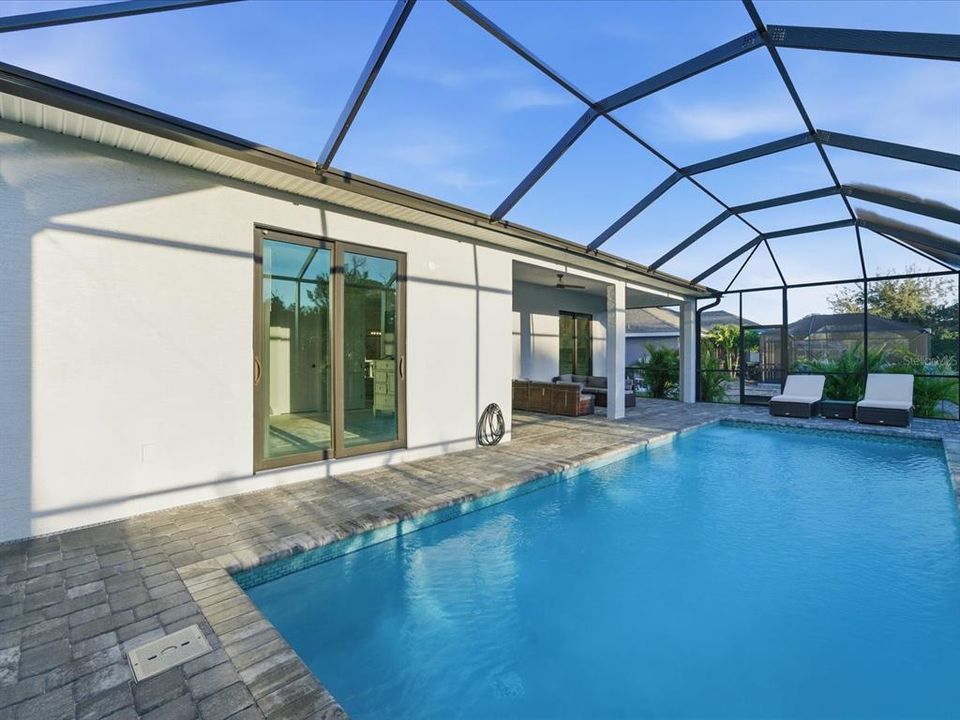 For Sale: $599,900 (3 beds, 2 baths, 1700 Square Feet)