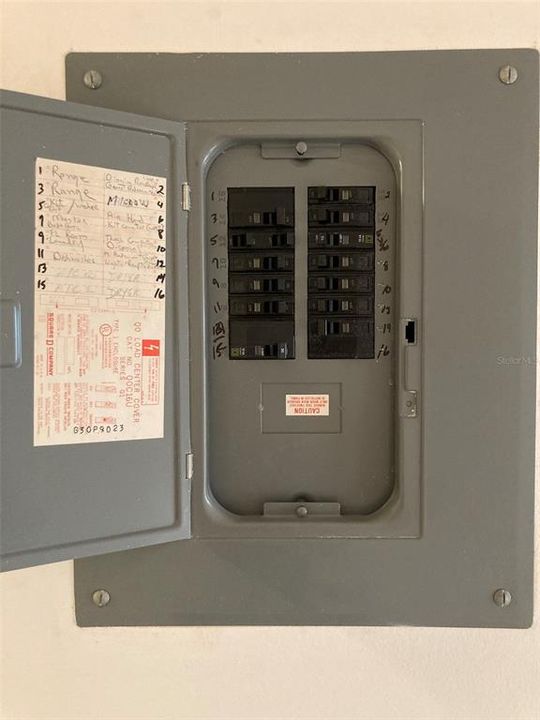 En Venta: $164,900 (2 camas, 2 baños, 1700 Pies cuadrados)