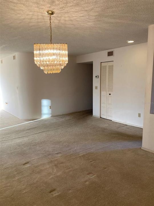 En Venta: $164,900 (2 camas, 2 baños, 1700 Pies cuadrados)