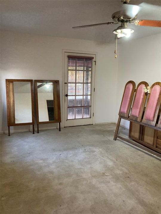 En Venta: $164,900 (2 camas, 2 baños, 1700 Pies cuadrados)