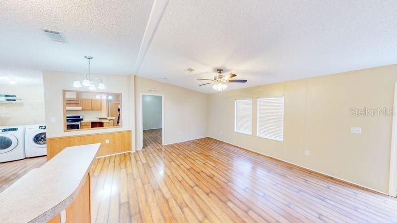 En Venta: $314,900 (3 camas, 2 baños, 1056 Pies cuadrados)