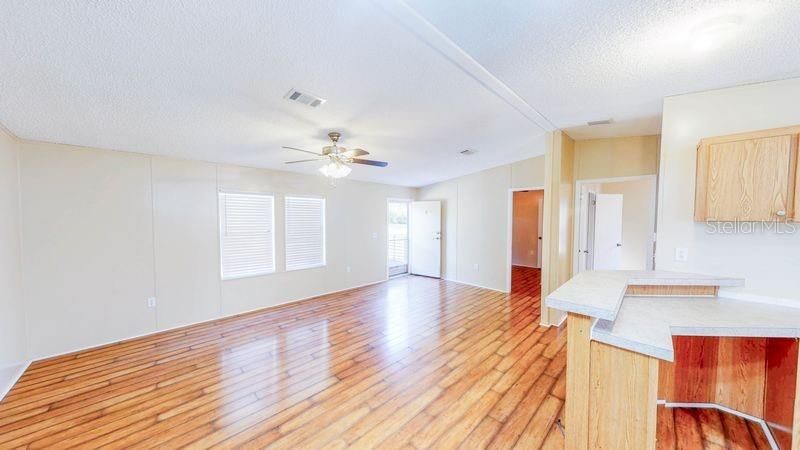 En Venta: $314,900 (3 camas, 2 baños, 1056 Pies cuadrados)