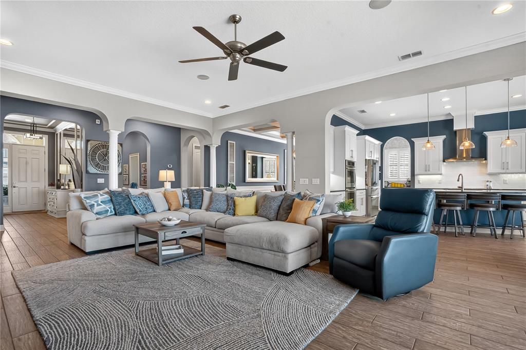 En Venta: $1,399,000 (4 camas, 4 baños, 4123 Pies cuadrados)