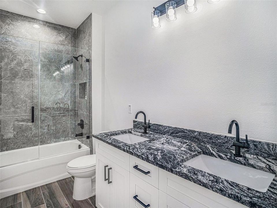 На продажу: $389,900 (3 спален, 2 ванн, 1491 Квадратных фут)