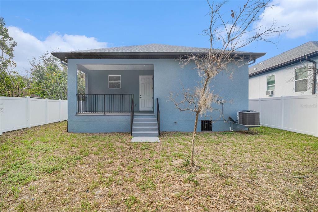 На продажу: $389,900 (3 спален, 2 ванн, 1491 Квадратных фут)